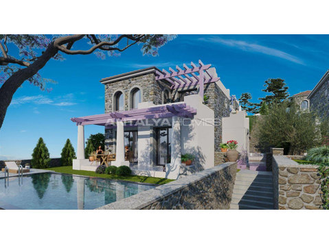 Detached Villas with Private Pools in Bodrum Kadikalesi - Housing