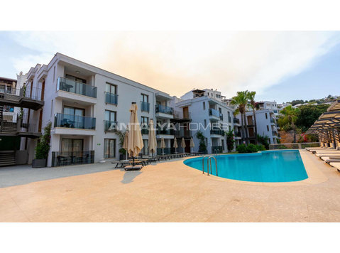 Furnished Apartments in a Poolside Complex in Bodrum Turkey - Сместување