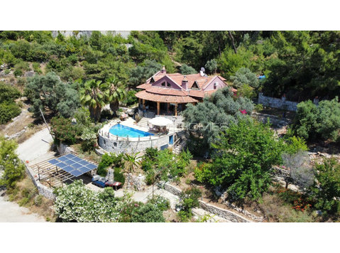 House with Private Pool and Butterfly Valley View in… - السكن