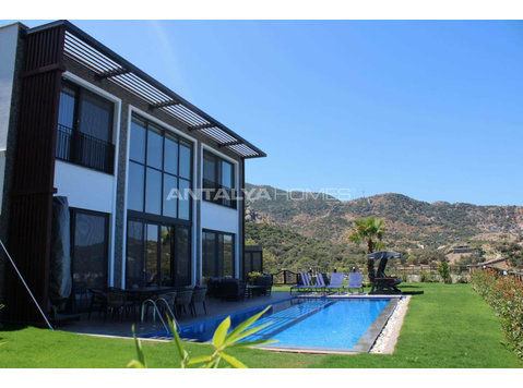 House with Sea Views and Private Pool in Bodrum Yalıkavak - Ακίνητα