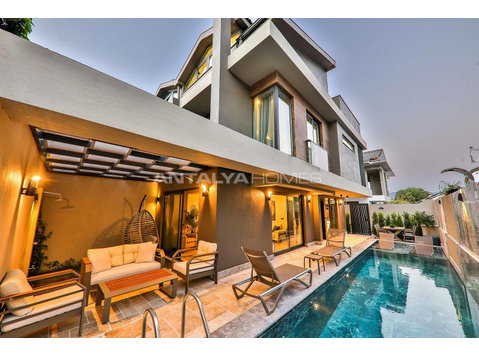 Investment Villas for Sale in the Center of Akarca Fethiye - ハウジング