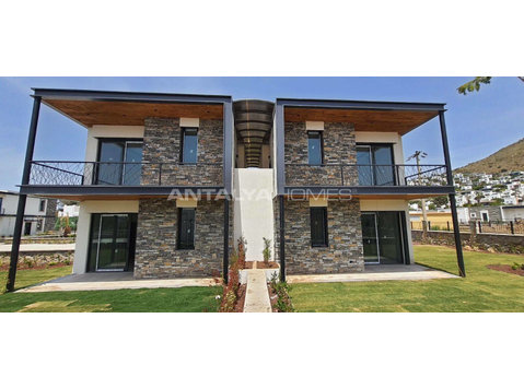 Luxury Real Estate with Private Beach in Gumusluk Bodrum - Housing