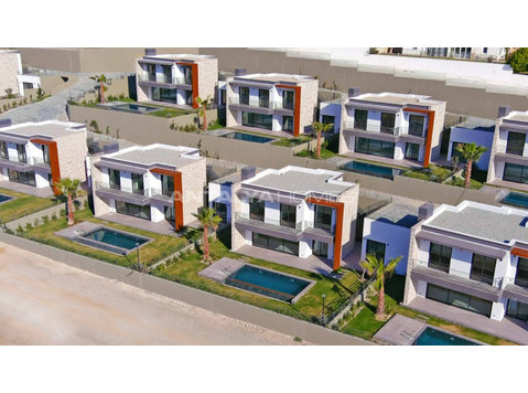 Modern Houses with Private Pools Near Akyarlar Beach - ریہائش/گھر