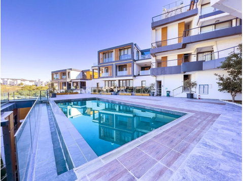 Ready to Move Apartments in a Secure Complex in Bodrum - Tempat tinggal