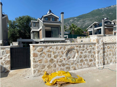 Rental Guaranteed Houses with Private Pool in Fethiye Mugla - Locuinţe