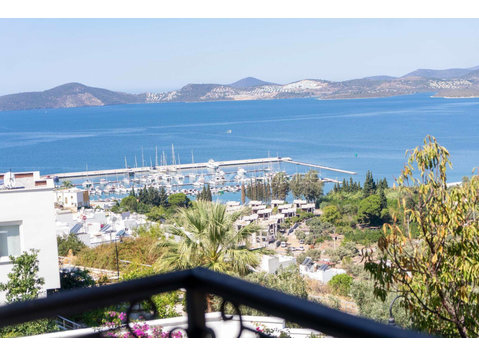 Sea View Apartment Suitable for Investment in Mugla Gulluk - Residência