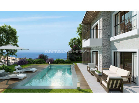 Sea View Villas with Private Pool and Garden in Bodrum - Смештај