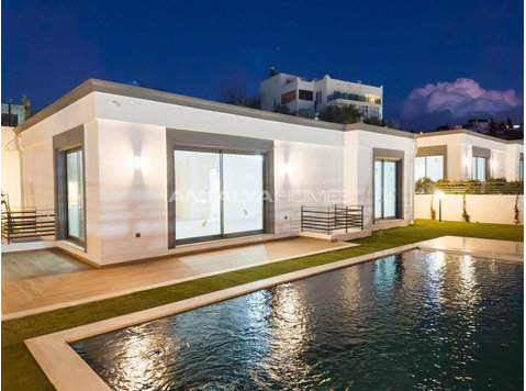 Villas with Pools Near Yalıkavak Marina Bodrum - Housing
