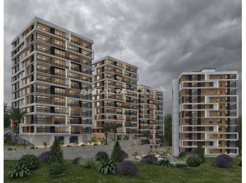 4- Bedroom Spacious Flats with Scene in Akcaabat Trabzon - Housing
