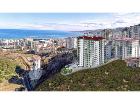 Brand New 3-Bedrooms Flats Close to the Sea in Trabzon Yomra - Housing