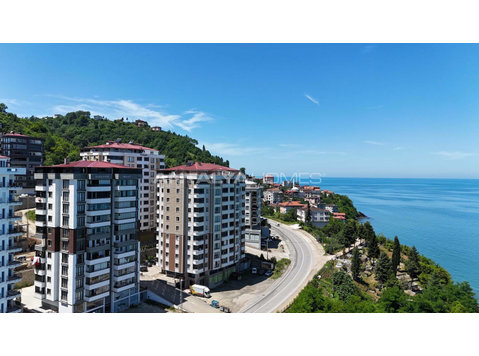 Modern Designed Brand New Apartments in Arsin Trabzon - ハウジング