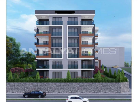 Sea View 3-Bedroom Apartments Close to the Sea in Trabzon - Housing