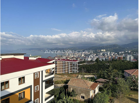 Sea View Flats with Open/Closed Kitchens in Trabzon Yalıncak - Asuminen