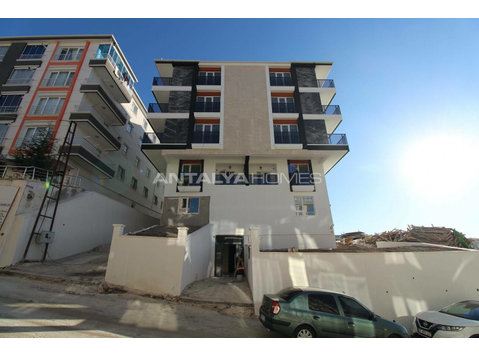 Central Located Brand New Apartments in Kecioren Ankara - Сместување