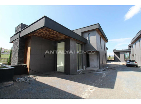 Detached Houses in a Complex in Etimesgut Ankara - Immobilien