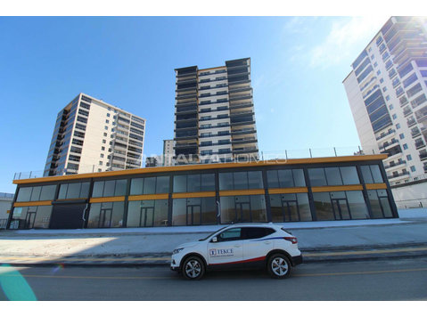 High Ceiling Commercial Real Estate in Ankara Pursaklar - Nhà