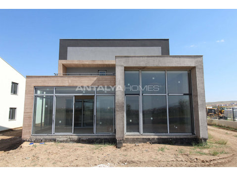 Investment Luxury Villas with Lake View in Sincan Ankara - 房屋信息