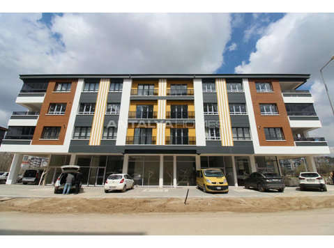 Key-Ready Apartments with Spacious Living Areas in Ankara - Asuminen