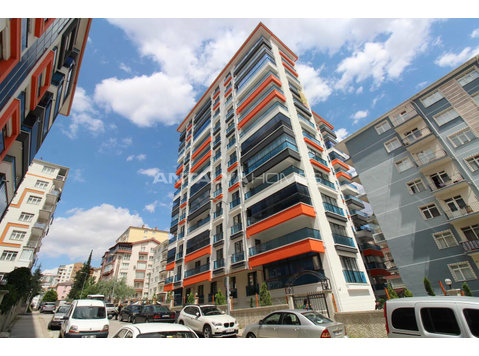 Luxury Apartments Near the Metro in Ankara Yenimahalle - Housing