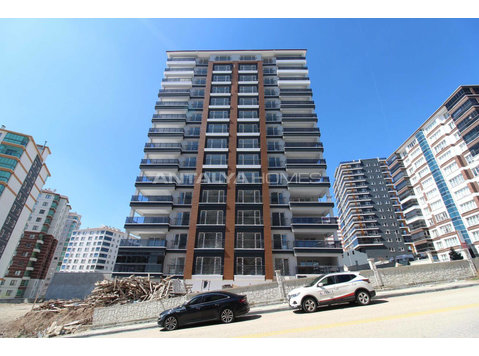 Spacious Flats with City View for Sale in Pursaklar, Ankara - Bolig
