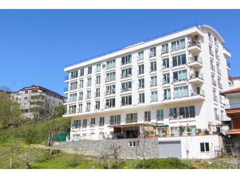 Furnished Duplex Apartment with Nature View in Yalova Turkey - דיור