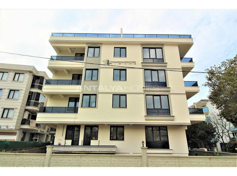 Mountain View Apartments Close to the Beach in Yalova - Housing