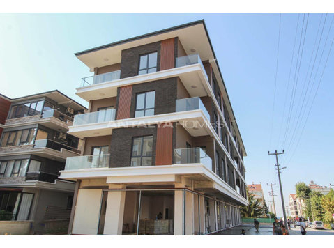 New Flats in a Modern Project Close to the Beach in Yalova - Housing