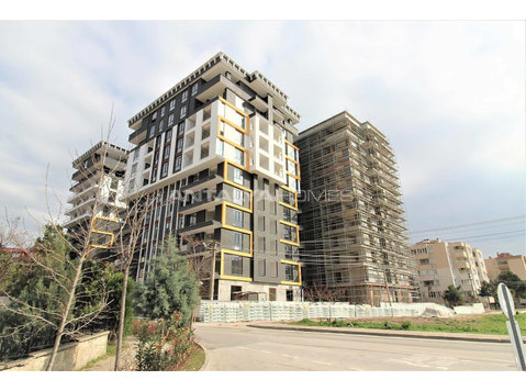 Apartments with Smart Home Systems in Bursa City Center - ハウジング