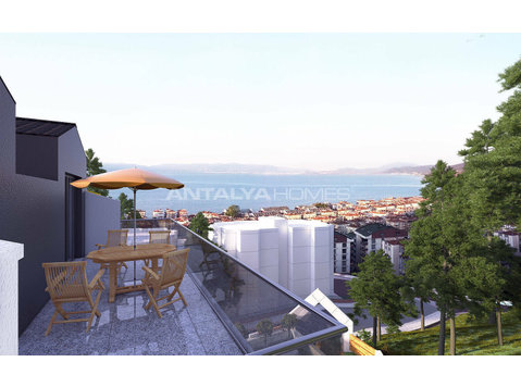 Well-Located Flats with Communal Swimming Pool in Bursa… - Ακίνητα