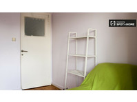 Bedroom 1 with double bed and balcony - Под наем