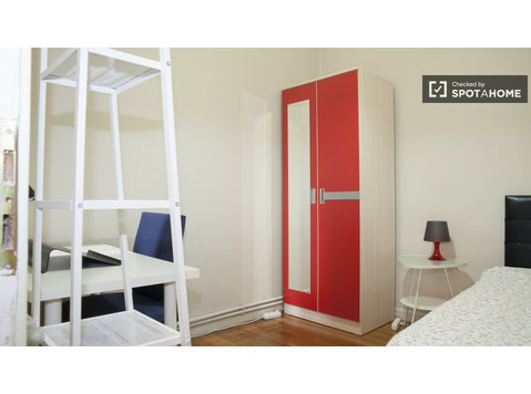 2 Schlafzimmer mit Einzelbett - Zu Vermieten