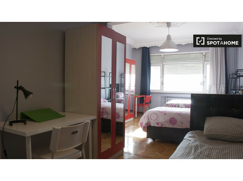 Schlafzimmer 3 - ein WG-Zimmer mit 3 Einzelbetten für r - Zu Vermieten