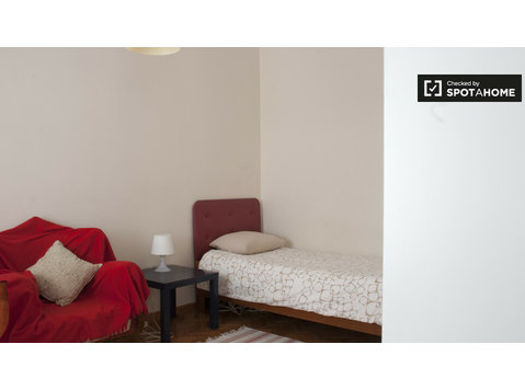 4 quartos com cama de solteiro - Aluguel