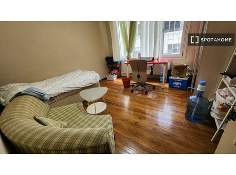 Schlafzimmer mit Einzelbett - Zu Vermieten