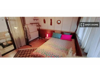 Room for rent in 3-bedroom apartment in Istanbul - Аренда