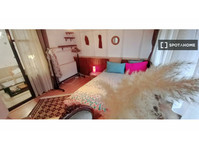 Room for rent in 3-bedroom apartment in Istanbul - Za iznajmljivanje