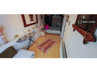 Room for rent in 3-bedroom apartment in Istanbul - Aluguel