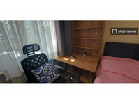 Room for rent in a 3-bedroom apartment in Istanbul - Aluguel