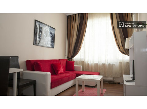 Möblierte 3-Zimmer-Wohnung mit AC in Kadiköy, Istanbul - Wohnungen