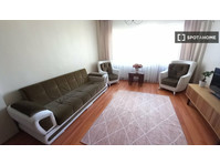 Spacious 1-bedroom apartment for rent in Beyoglu, Istanbul - Căn hộ