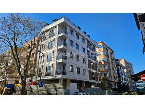 Apartments Near the Sea and Marmaray Station in Maltepe - Asuminen