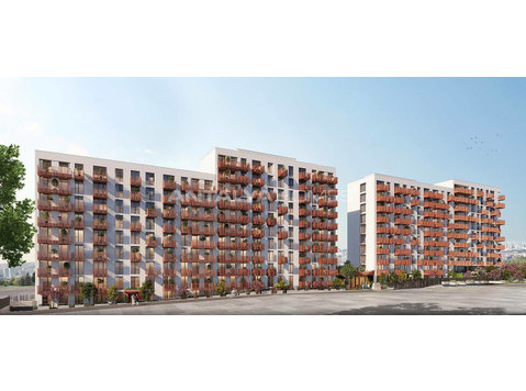 Apartments in a Complex with 24/7 Security in Istanbul - kudiyiruppu