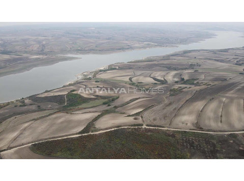 Arnavutkoy Istanbul Lands for Investment Near the Airport - 房屋信息
