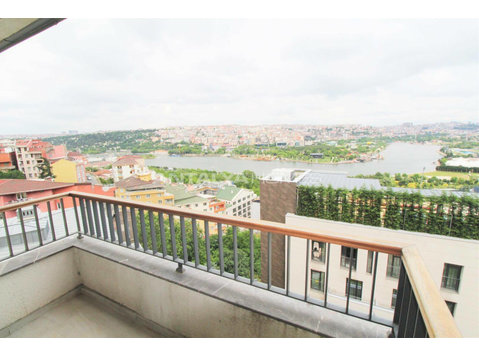 Bright Properties with Golden Horn Views in Istanbul - Housing