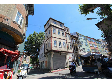 Centrally Located Corner Building in Istanbul Fatih - Housing