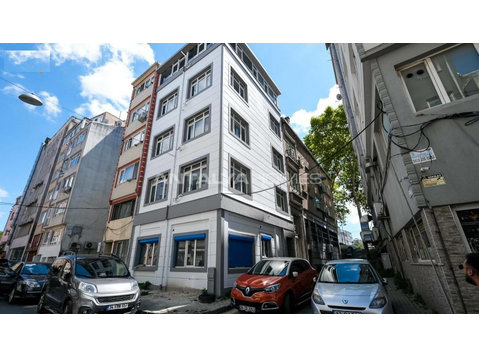 Fully-Furnished 5-Storey Building in Fatih Istanbul - Housing