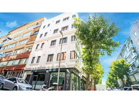 Fully Furnished Corner Building in Istanbul Aksemsettin - Housing