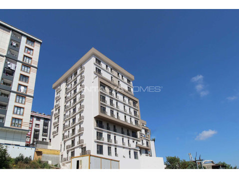 Golden Horn View Flats Close to Metro Station in Istanbul - Ακίνητα