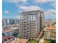 Lake View Properties in a Complex with Pool in Istanbul - Bostäder