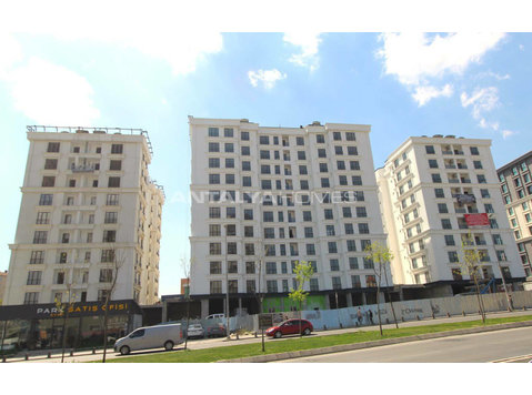 Modern Flats Close to the Metro in Istanbul Eyupsultan - Сместување
